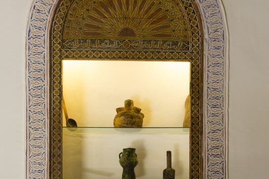 Détails historiques soigneusement préservés au Riad El Zohar, Marrakech