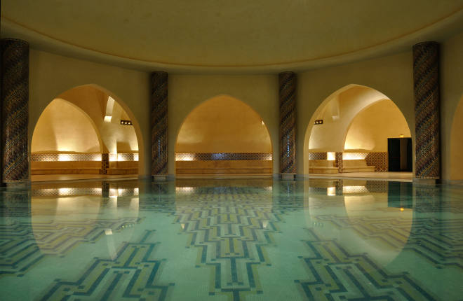 Intérieur d'un hammam traditionnel au Maroc, Afrique - Depositphotos_6388742_xl-2015